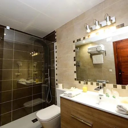 El Canton De Carlos Castelserás